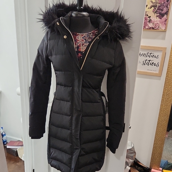 Express Black Puffer Jacket with Fur Trim - Picture 7 of 16